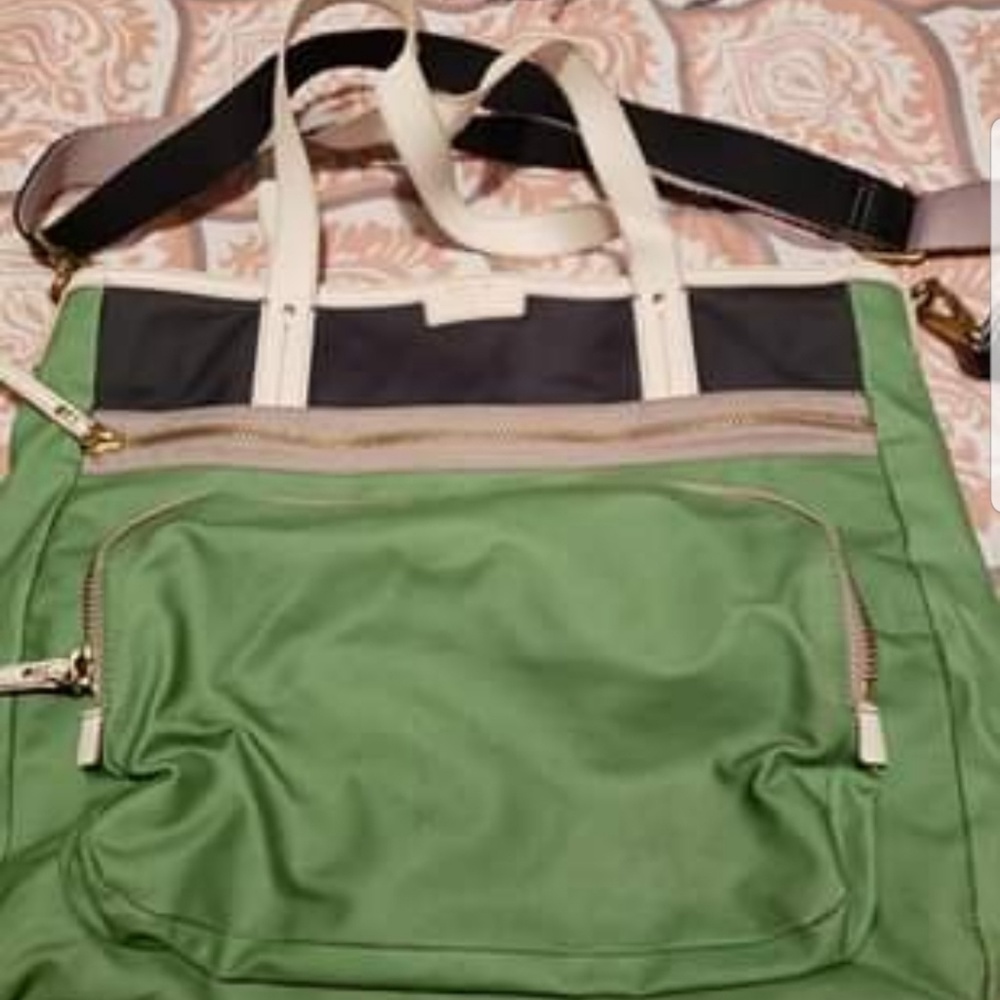 Fossil hand bag